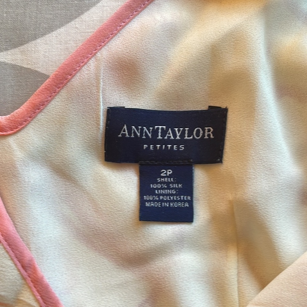 100% silk. - Picture 5 of 5